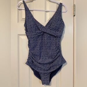 Niptuck Multi Fit Cup Navy Ruched Zigzag Swimsuit Size 8